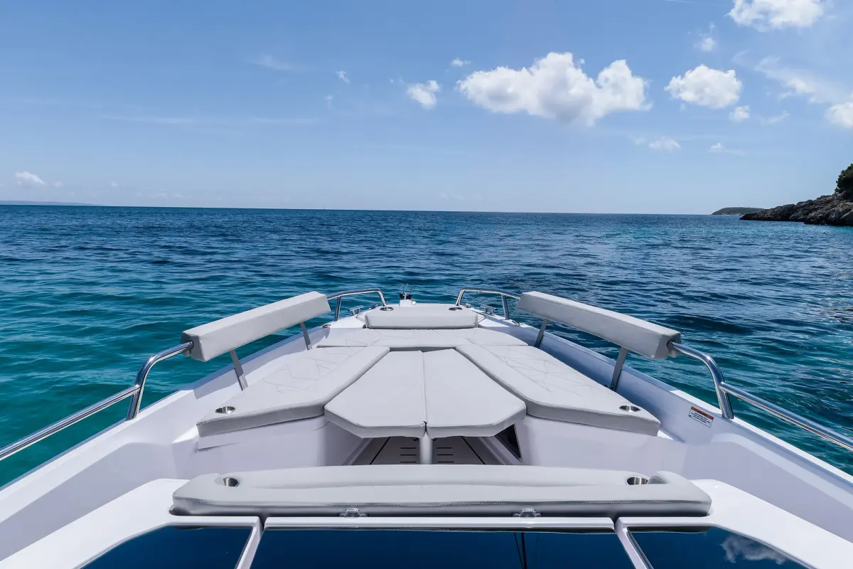 Axopar 28, main deck — Cannes Yachst hire, Cannes