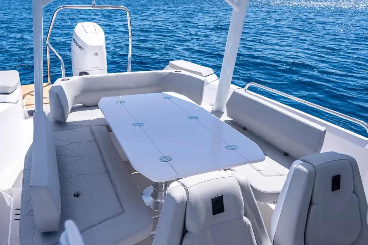 Axopar 28, salon — Cannes Yachst hire, Cannes