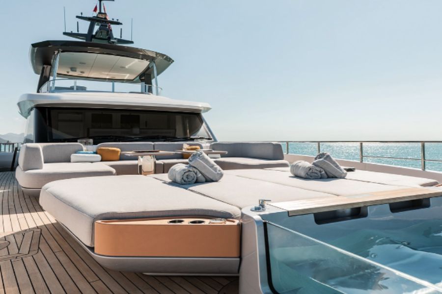 Azimut 116