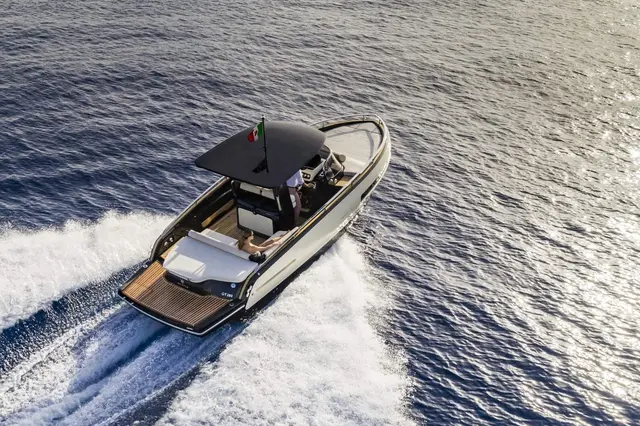 Invictus 280 GT — Cannes Yachst hire, Cannes