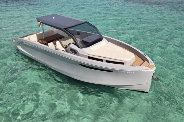 Rand Escape 30 — Cannes Yachst hire, Cannes